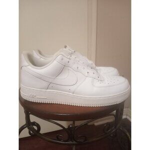 Nike Air Force 1 '07 Low Mens Size 11.5 White Athletic Leather Shoes Sneakers
